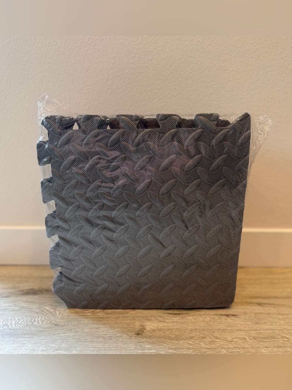Gray Interlocking Cushioned Foam Floor Tiles Padding Comfort Playroom Relaxing - Picture 4 of 12